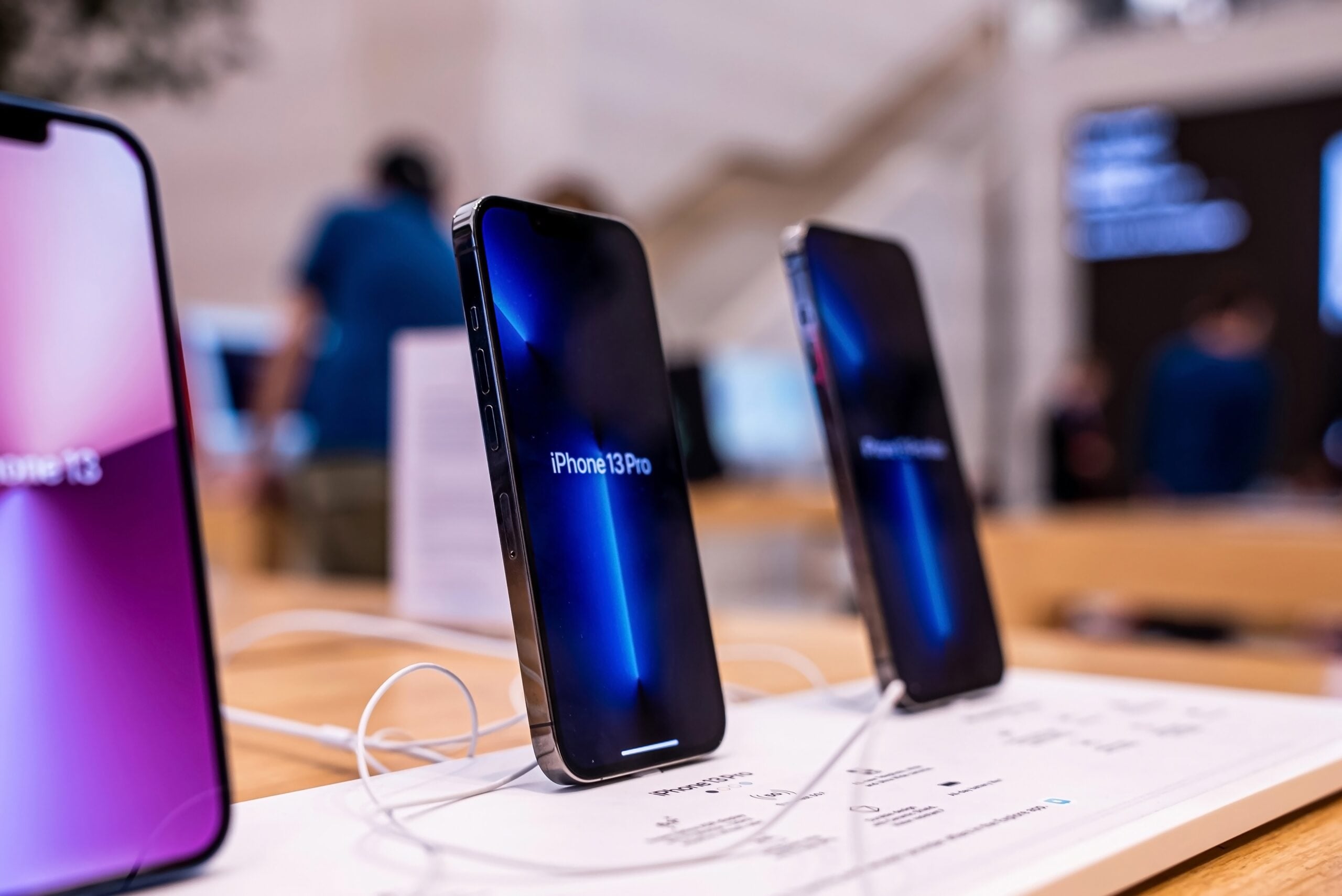 How old is my phone? – release date, manufacturing date & purchase date explained