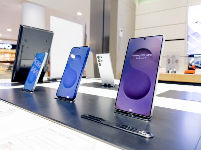 What is a flagship phone? Top tier smartphones explained