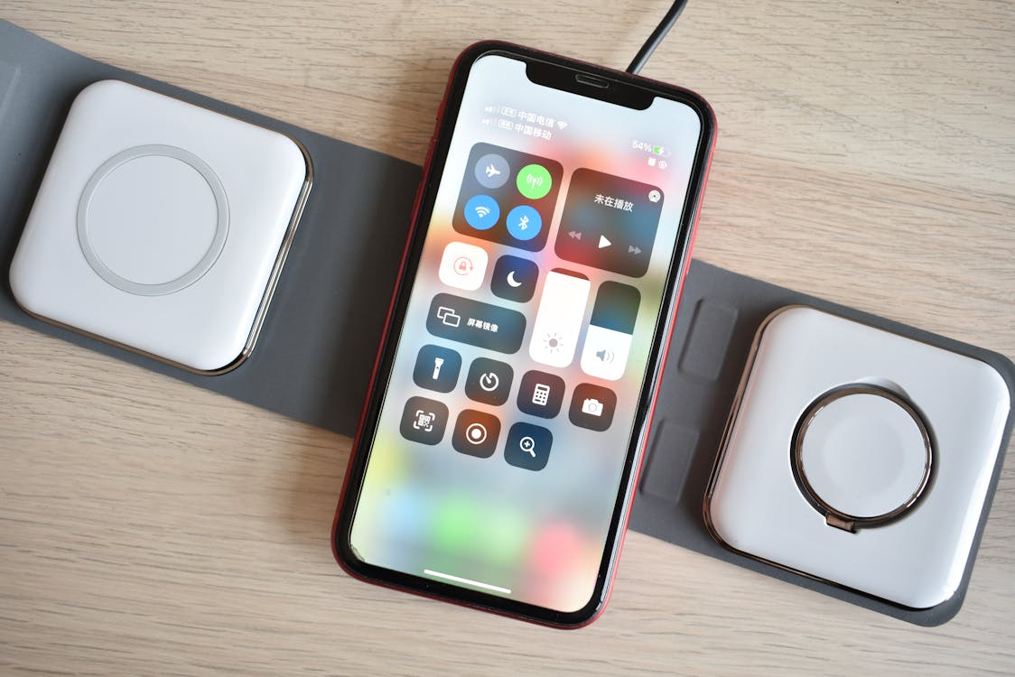Phone using qi technology