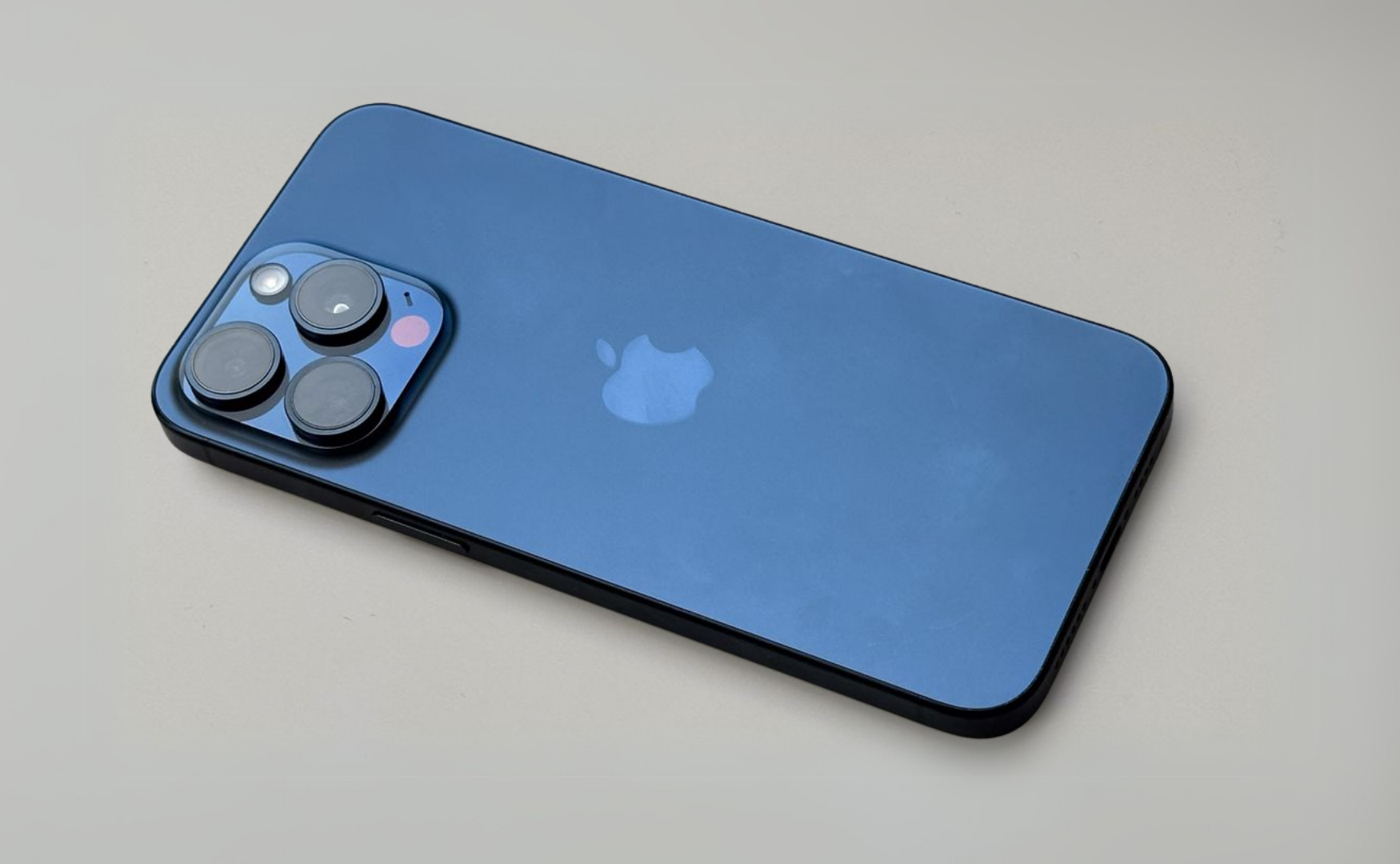 Iphone 15 pro in blue titanium