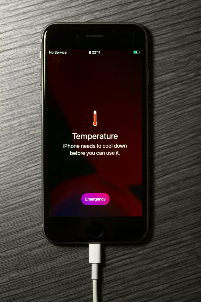 How To Stop Your Phone Overheating! Iphone overheating
