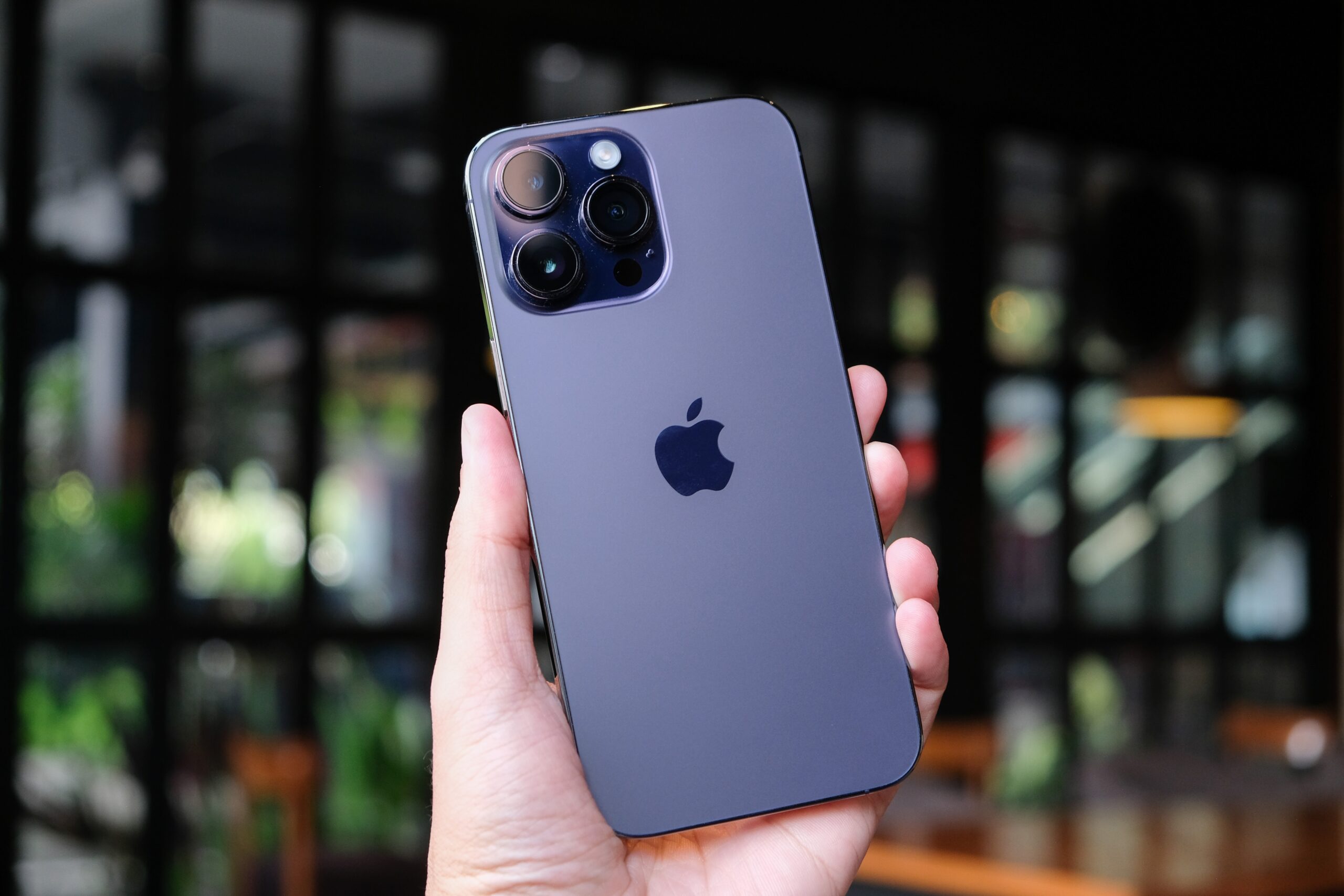 Iphone-17-pro-max-vs-iphone-16-pro-max-purple