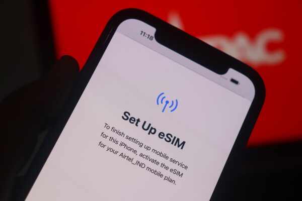 Refurbished-iphone-unlocked-ready-for-esim-setup
