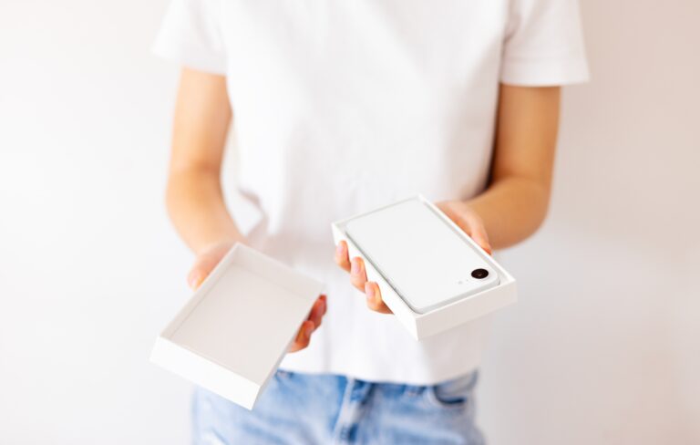 Delivery at the big phone store - fast, fair and flexible